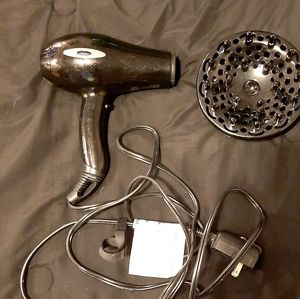 Blow dryer and curling accessory